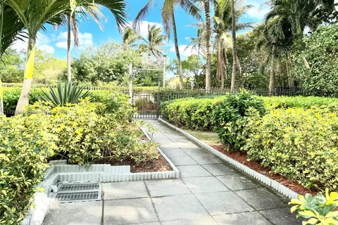 1621 Collins Ave # 310, Miami Beach FL 33139