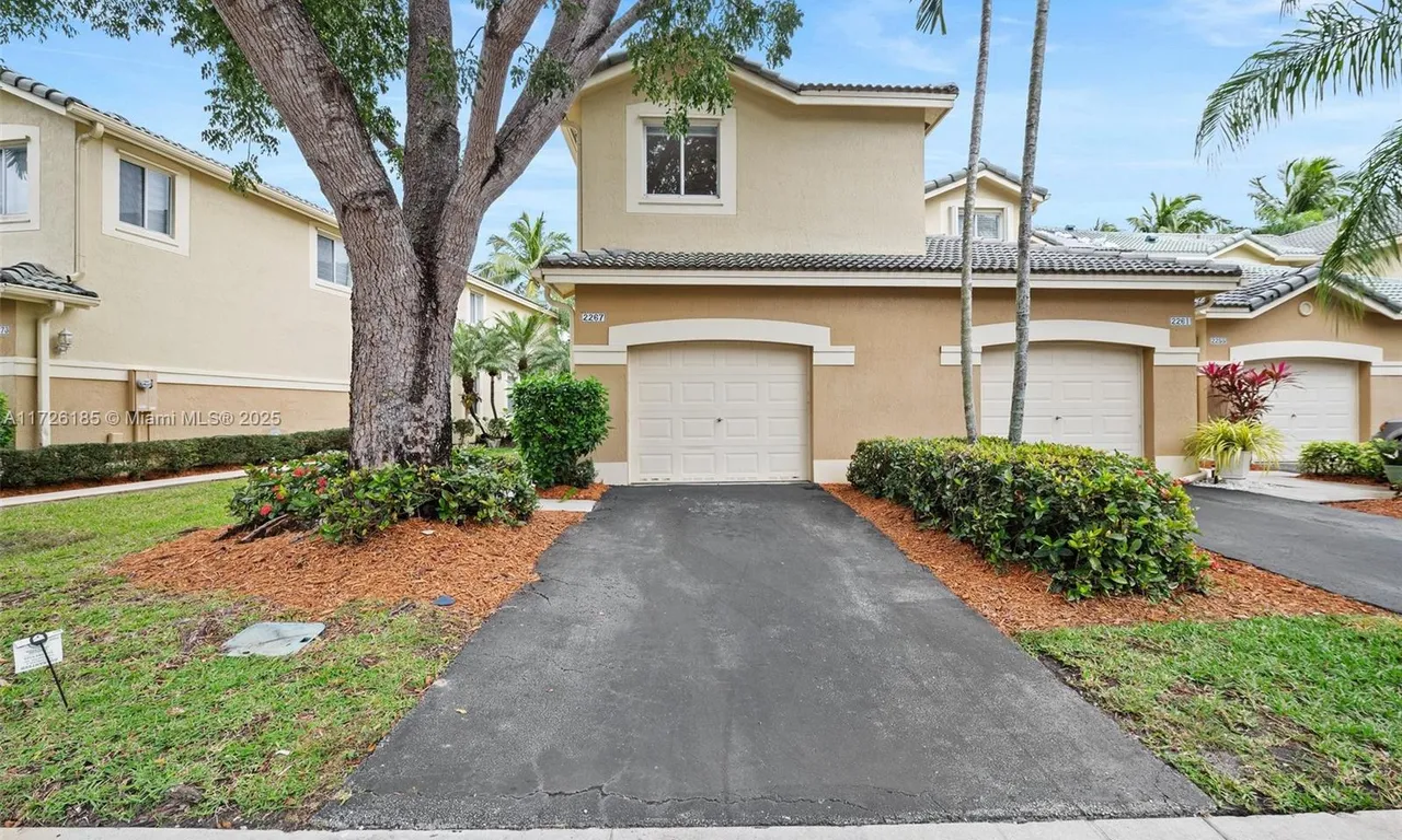 2267 Cordoba Bnd, Weston FL 33327