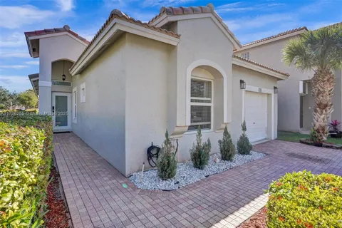 1295 NW 171st Ave, Pembroke Pines FL 33028