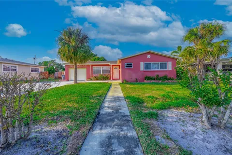 1106 7th St, Lake Park FL 33403