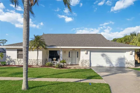 2185 Sykes Creek Dr, Merritt Island FL 32953