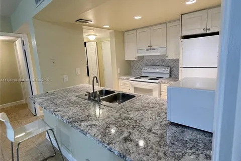 8120 Geneva Ct # 155, Doral FL 33166