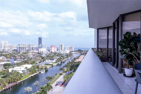 3600 Yatch Club Dr # 1701, Aventura FL 33180