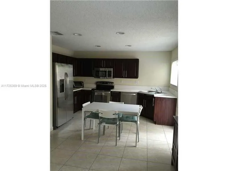10863 NW 53 LN, Doral FL 33178