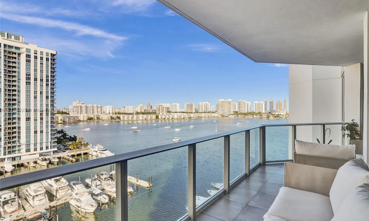 17111 Biscayne Blvd # 1105, North Miami Beach FL 33160