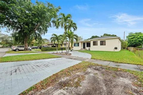 249 Carlisle Dr, Miami Springs FL 33166