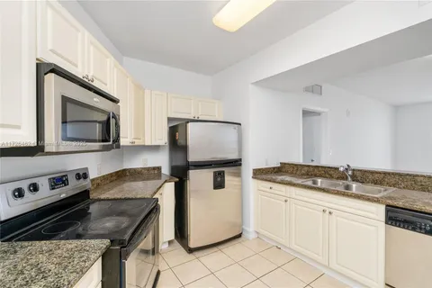 1 Glen Royal Pkwy # 801, Miami FL 33125