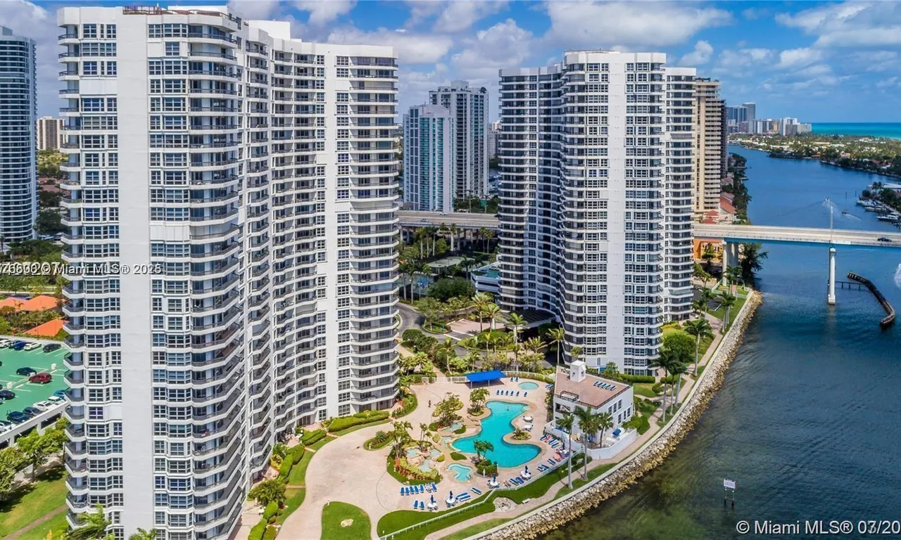 3600 Mystic Pointe Dr # 1401, Aventura FL 33180