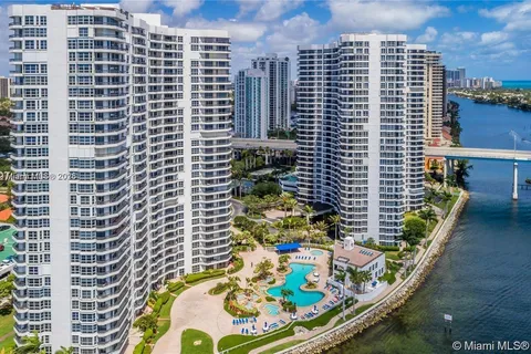 3600 Mystic Pointe Dr # 1401, Aventura FL 33180