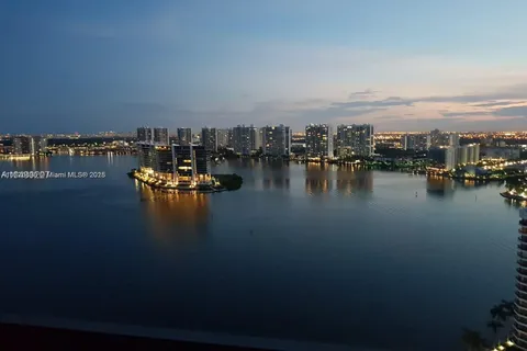 3600 Mystic Pointe Dr # 1401, Aventura FL 33180