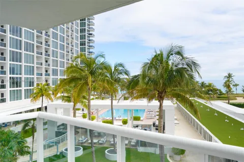 10275 Collins Ave # 320, Bal Harbour FL 33154