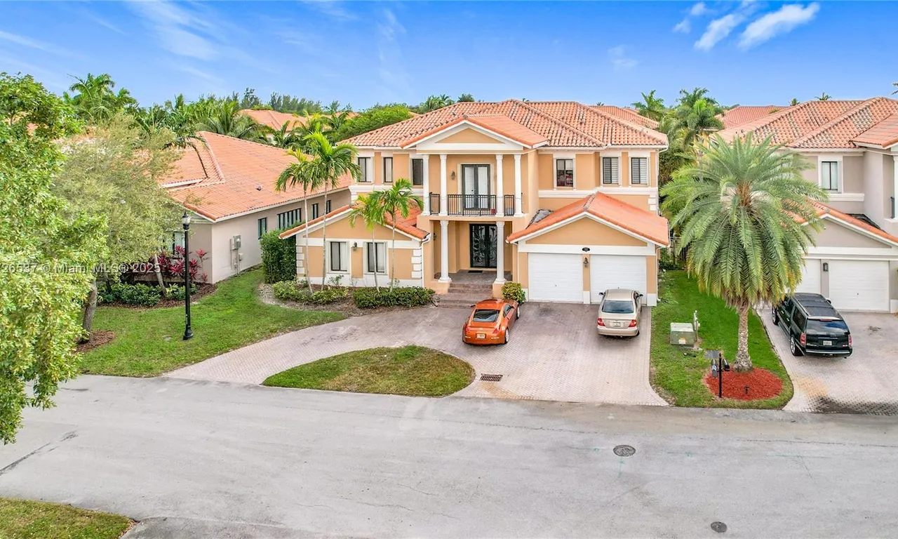 7924 SW 194th St, Cutler Bay FL 33157