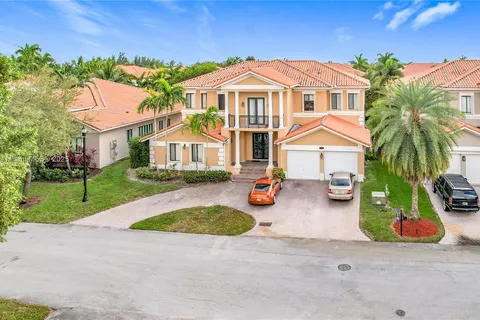 7924 SW 194th St, Cutler Bay FL 33157