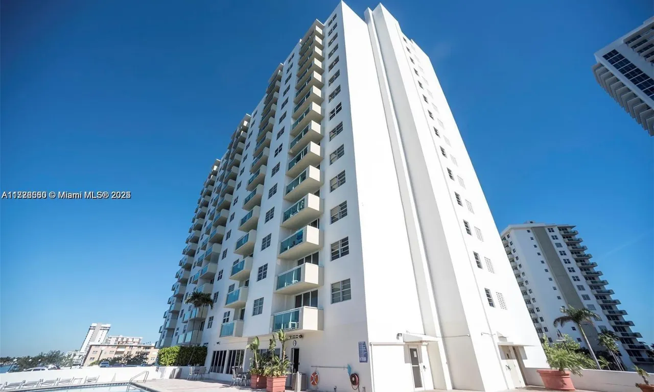 3000 S Ocean Dr # 502, Hollywood FL 33019