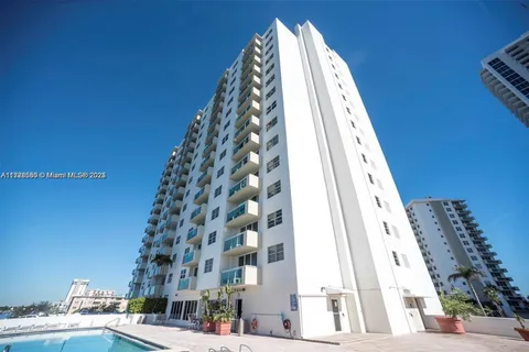 3000 S Ocean Dr # 502, Hollywood FL 33019