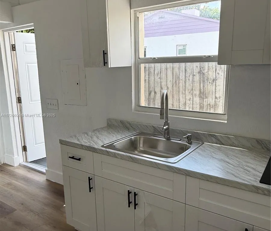 748 NE 127th St, North Miami FL 33161