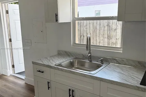 748 NE 127th St, North Miami FL 33161