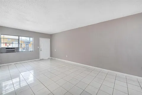 7271 Gary Ave # 4, Miami Beach FL 33141