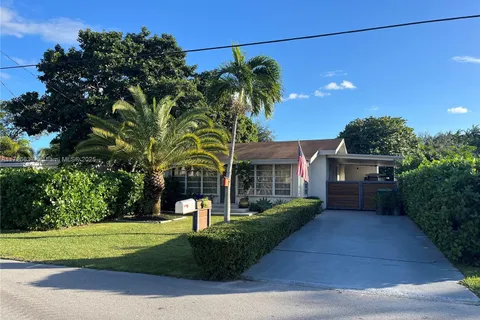 9040 SW 156th St, Palmetto Bay FL 33157