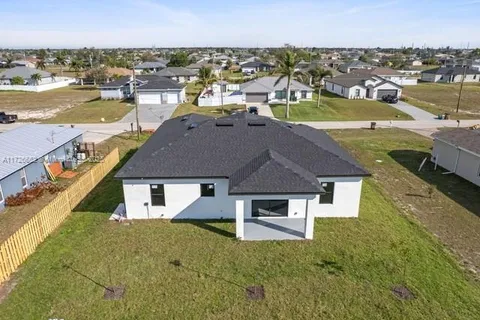 2632 NW 4th Ave, Cape Coral FL 33993