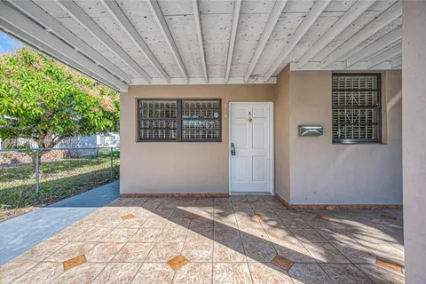 319 NE 171st St, North Miami Beach FL 33162