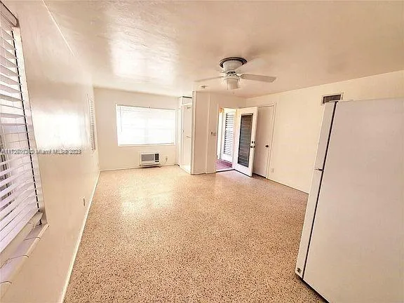 215 S 12th Ave, Hollywood FL 33019