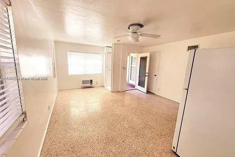 215 S 12th Ave, Hollywood FL 33019