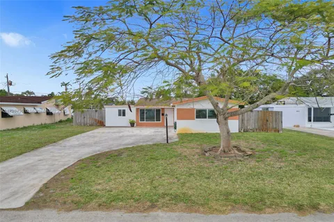 6611 Meade St, Hollywood FL 33024