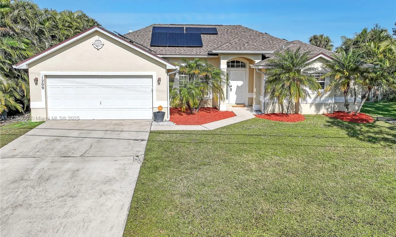 1209 SW Glastonberry Ave, Port St. Lucie FL 34953