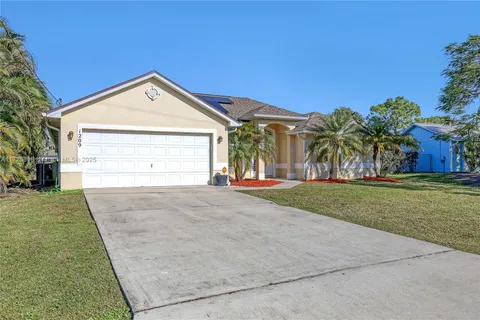 1209 SW Glastonberry Ave, Port St. Lucie FL 34953