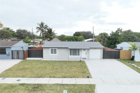 4928 SW 19th St, Fort Lauderdale FL 33317