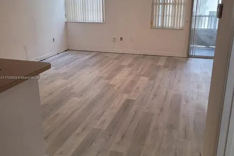 2850 N Oakland Forest Dr # 212, Oakland Park FL 33309
