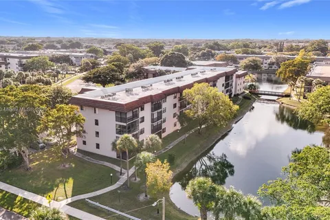 4975 E Sabal Palm Blvd # 214, Tamarac FL 33319