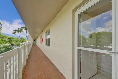 324 SE 10th St # 203, Dania Beach FL 33004