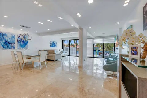 357 Poinciana Dr # 1111, Sunny Isles Beach FL 33160