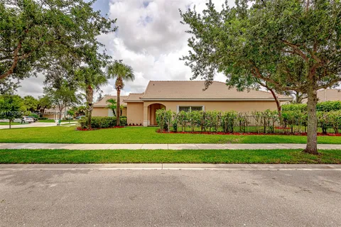 11326 NW 65th Mnr, Parkland FL 33076