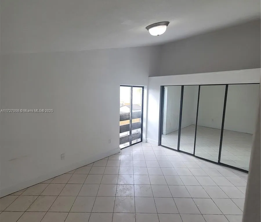 4480 NW 185th St # B, Miami Gardens FL 33055