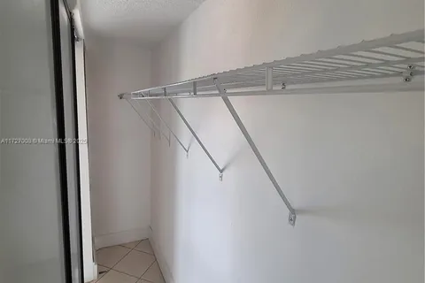 4480 NW 185th St # B, Miami Gardens FL 33055