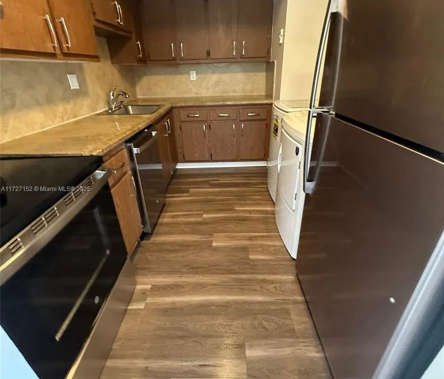 2140 NW 57th Ave, Lauderhill FL 33313