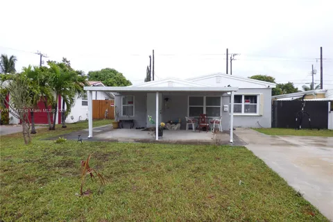 1523 NE 170th St, North Miami Beach FL 33162