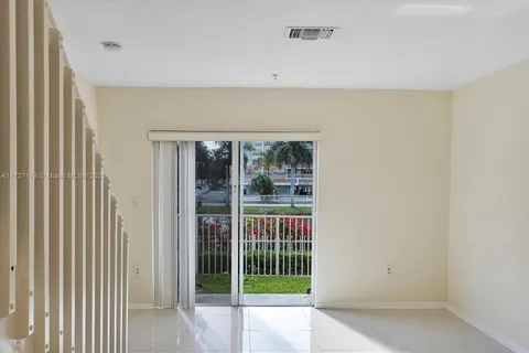 2052 NE 167th St # 123, North Miami Beach FL 33162