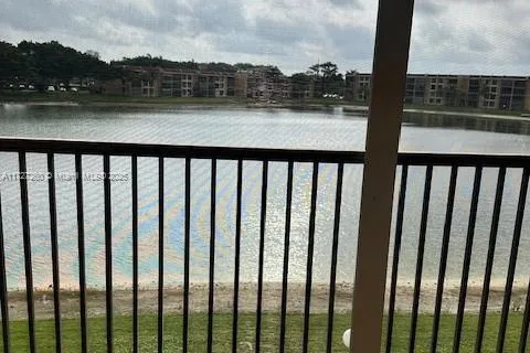 6435 Coral Lake Dr # 311, Margate FL 33063