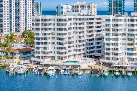 6830 Indian Creek Dr # 1D, Miami Beach FL 33141