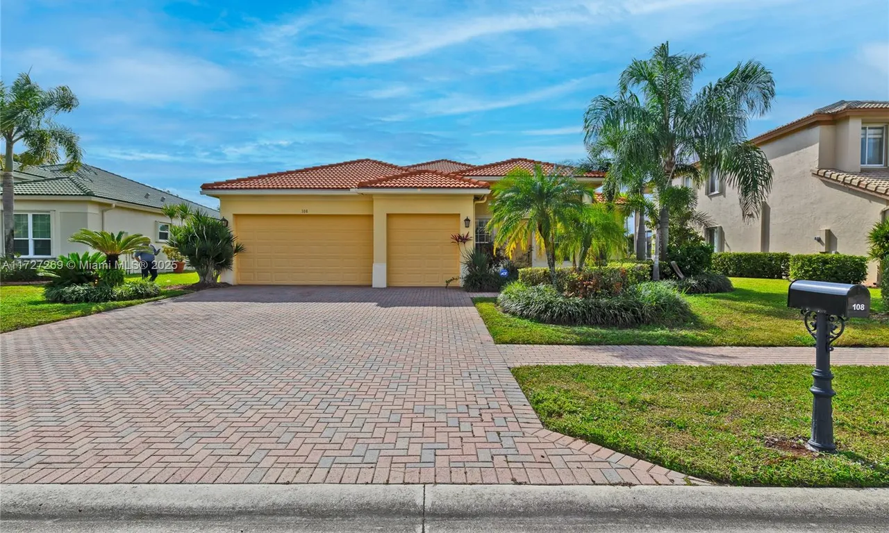 108 N Tuscany Dr, Royal Palm Beach FL 33411