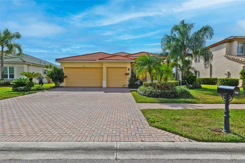 108 N Tuscany Dr, Royal Palm Beach FL 33411