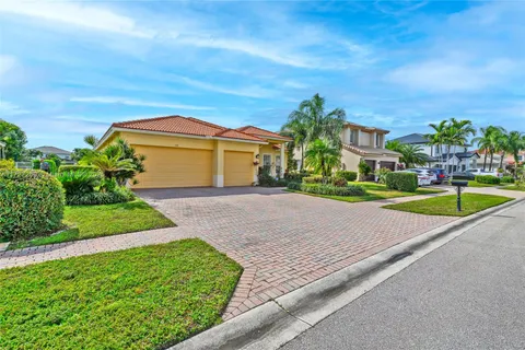 108 N Tuscany Dr, Royal Palm Beach FL 33411