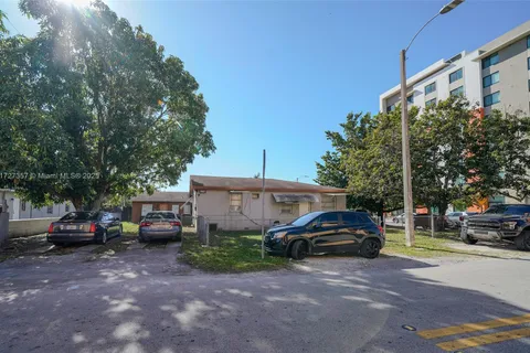 2928 SW 10th St, Miami FL 33135