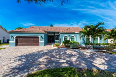 5466 NW 85th Ave, Coral Springs FL 33067