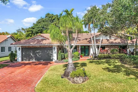 9059 NW 49th Ct, Coral Springs FL 33067