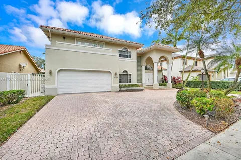 16725 NW 84th Ct, Miami Lakes FL 33016